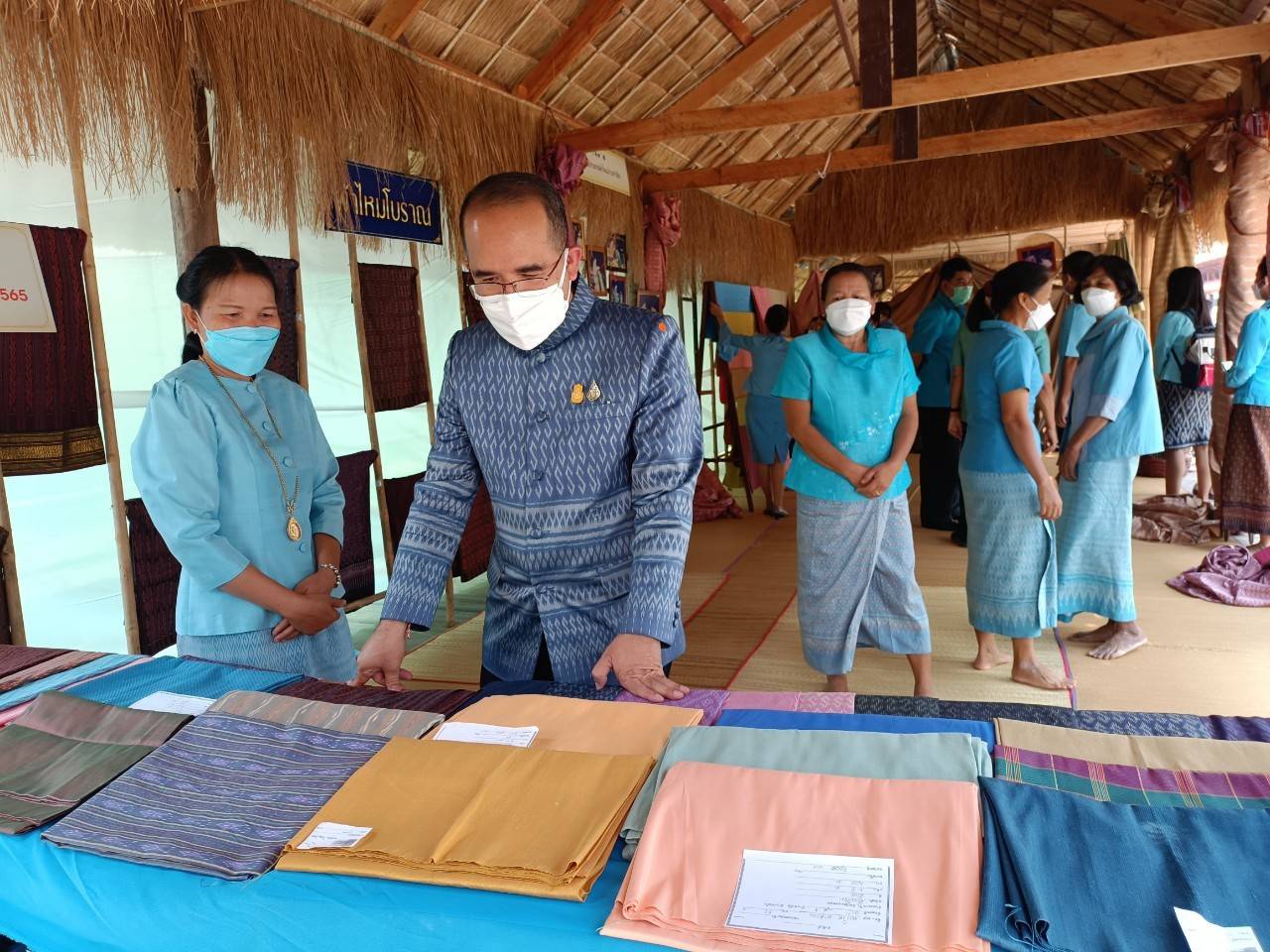 ปลัดกระทรวงมหาดไทย เปิดตัวโครงการสืบสานพระราชปณิธาน “นาหว้าโมเดล” ในโอกาสครบรอบ 50 ปี โครงการศิลปาชีพ เฉลิมพระเกียรติสมเด็จพระนางเจ้าสิริกิติ์ พระบรมราชินีนาถ พระบรมราชชนนีพันปีหลวง ในโอกาสทรงเจริญพระชนมพรรษา ครบ 90 พรรษา และในโอกาสครบรอบ 50 ปี ของศูนย์ศิลปาชีพ