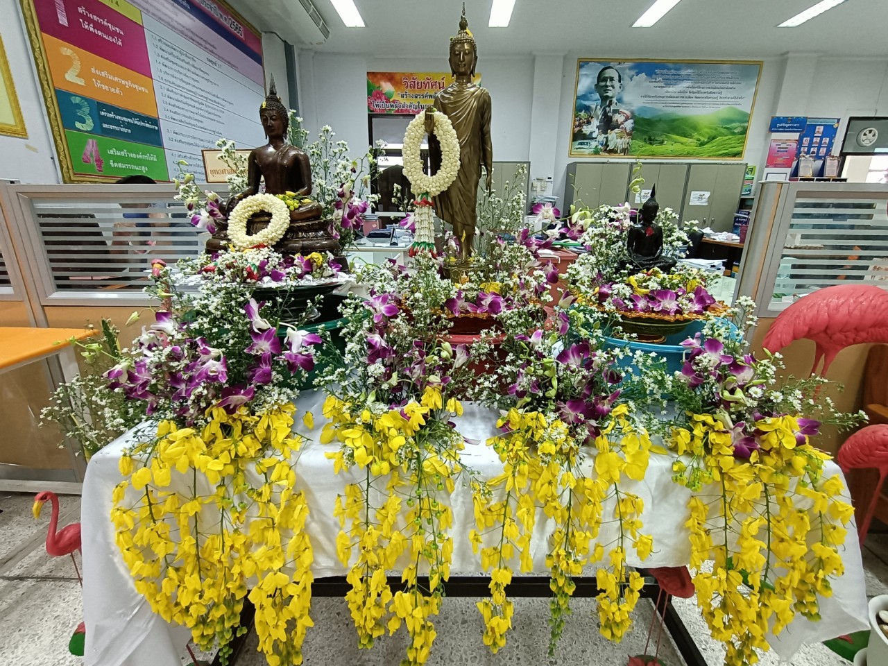 พช.นครพนม ร่วมใจ “รดน้ำขอพร” สืบสานประเพณีสงกรานต์
