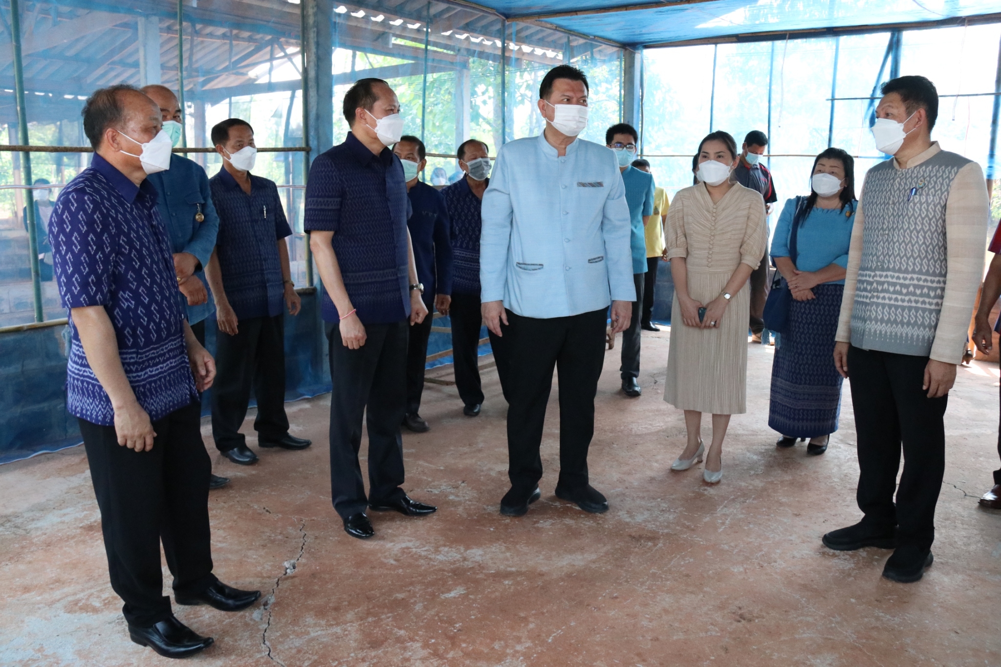 ผู้ว่าราชการจังหวัดนครพนม ควงประธานแม่บ้านมหาดไทยจังหวัดนครพนม สืบสานพระราชปณิธาน “นาหว้าโมเดล” ในโอกาสครบรอบ 50 ปี โครงการศิลปาชีพ