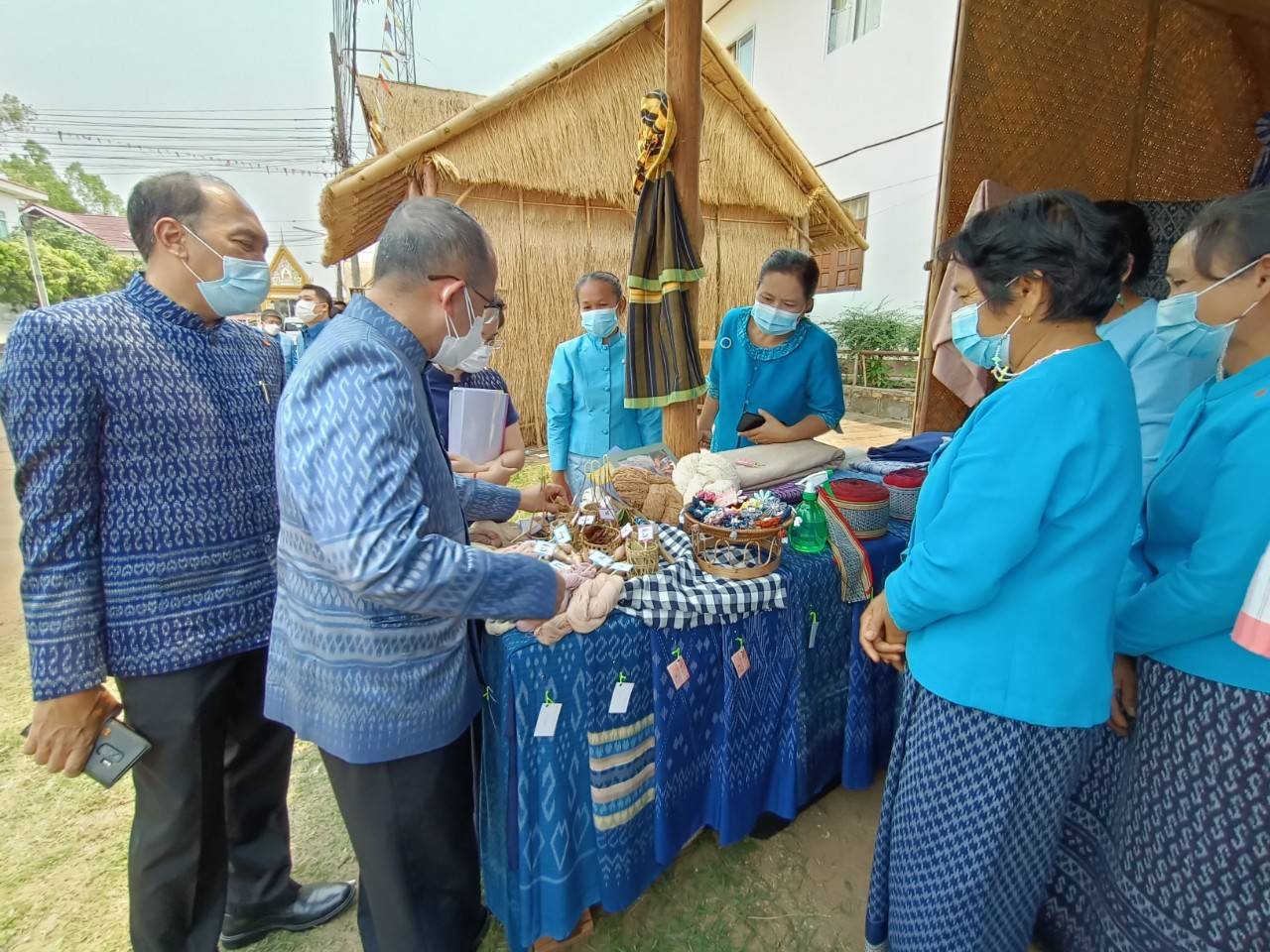 ปลัดกระทรวงมหาดไทย เปิดตัวโครงการสืบสานพระราชปณิธาน “นาหว้าโมเดล” ในโอกาสครบรอบ 50 ปี โครงการศิลปาชีพ เฉลิมพระเกียรติสมเด็จพระนางเจ้าสิริกิติ์ พระบรมราชินีนาถ พระบรมราชชนนีพันปีหลวง ในโอกาสทรงเจริญพระชนมพรรษา ครบ 90 พรรษา และในโอกาสครบรอบ 50 ปี ของศูนย์ศิลปาชีพ