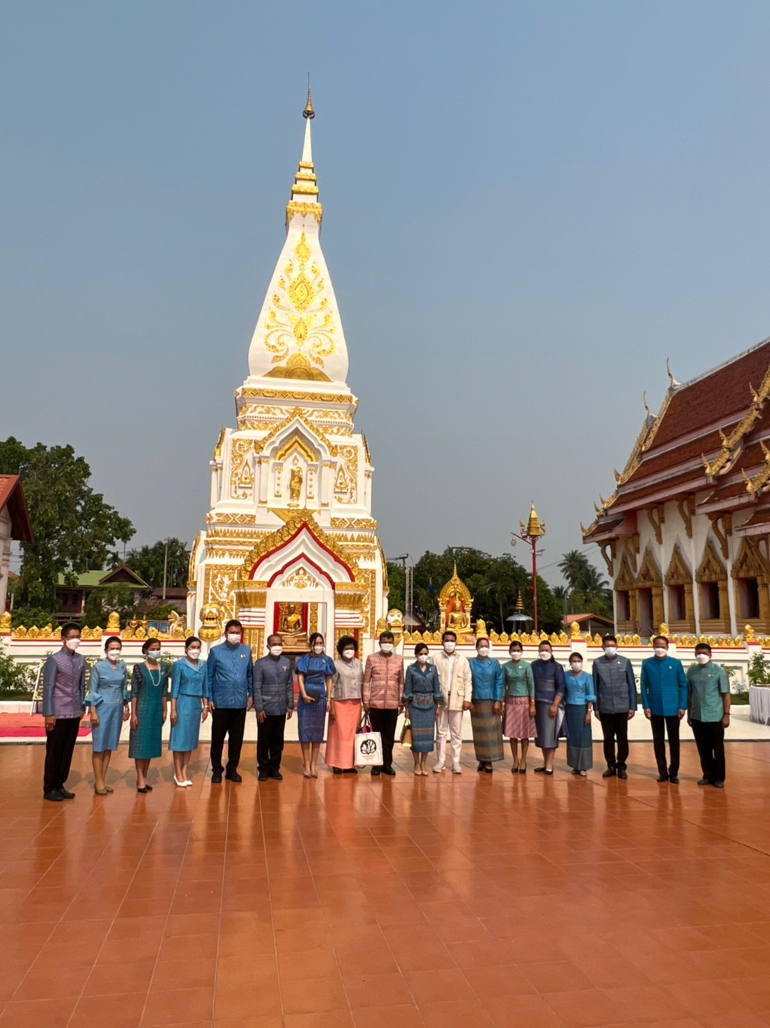 ปลัดกระทรวงมหาดไทย เปิดตัวโครงการสืบสานพระราชปณิธาน “นาหว้าโมเดล” ในโอกาสครบรอบ 50 ปี โครงการศิลปาชีพ เฉลิมพระเกียรติสมเด็จพระนางเจ้าสิริกิติ์ พระบรมราชินีนาถ พระบรมราชชนนีพันปีหลวง ในโอกาสทรงเจริญพระชนมพรรษา ครบ 90 พรรษา และในโอกาสครบรอบ 50 ปี ของศูนย์ศิลปาชีพ