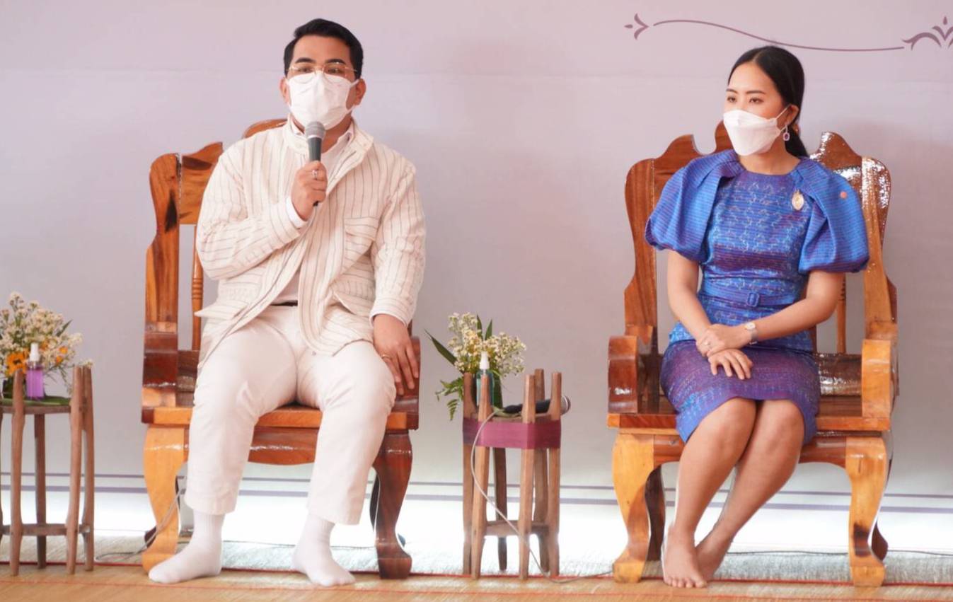 ปลัดกระทรวงมหาดไทย เปิดตัวโครงการสืบสานพระราชปณิธาน “นาหว้าโมเดล” ในโอกาสครบรอบ 50 ปี โครงการศิลปาชีพ เฉลิมพระเกียรติสมเด็จพระนางเจ้าสิริกิติ์ พระบรมราชินีนาถ พระบรมราชชนนีพันปีหลวง ในโอกาสทรงเจริญพระชนมพรรษา ครบ 90 พรรษา และในโอกาสครบรอบ 50 ปี ของศูนย์ศิลปาชีพ