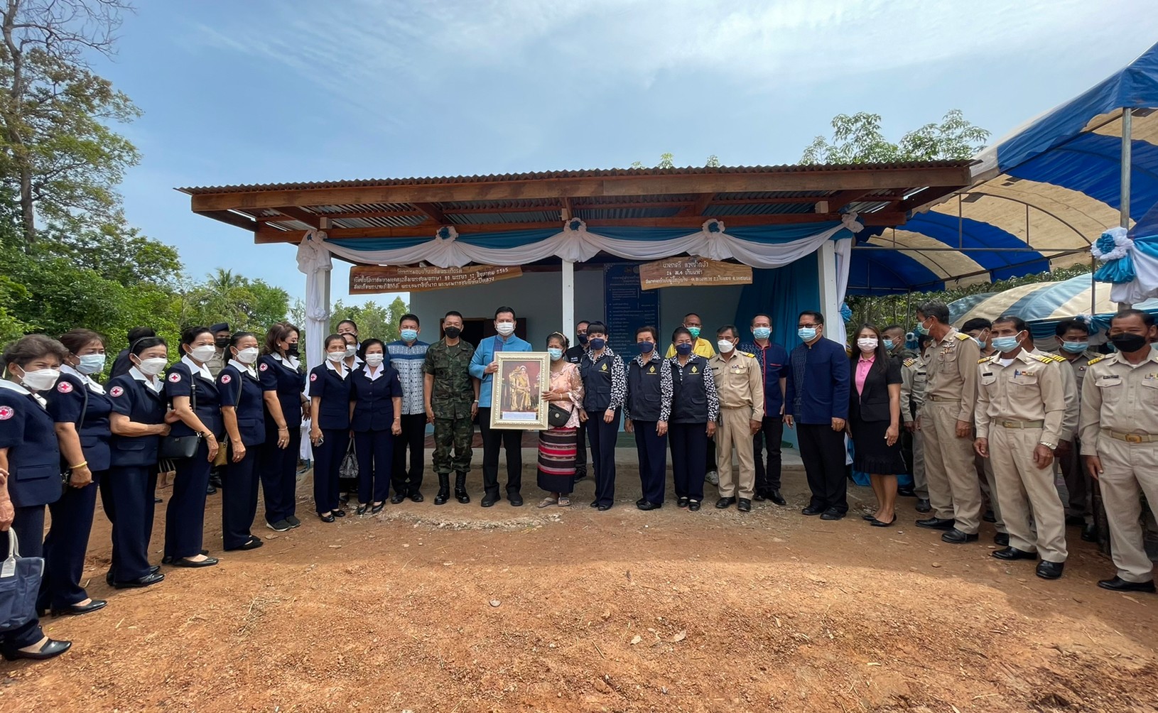 นครพนมรวมน้ำใจ สร้างบ้านให้ผู้ยากไร้ เฉลิมพระเกียรติสมเด็จพระนางเจ้าสิริกิติ์ พระบรมราชินีนาถ พระบรมราชชนนีพันปีหลวง