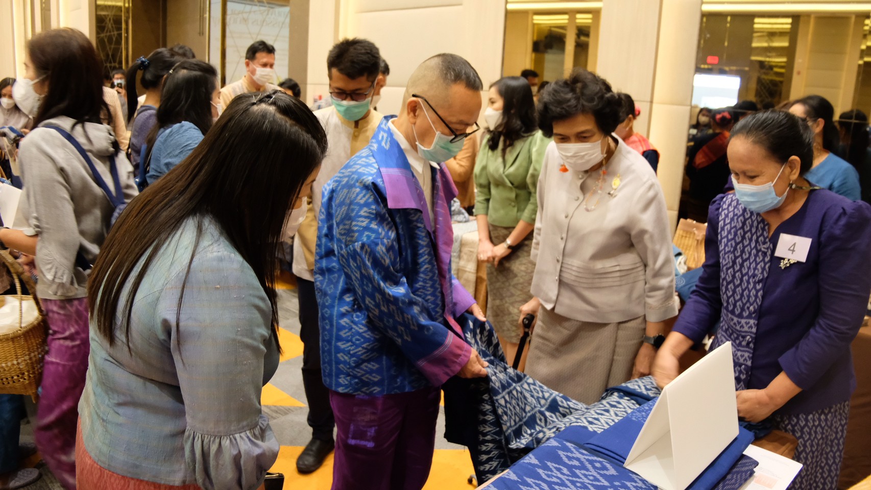 มหาดไทยน้อมนำพระดำริสมเด็จพระเจ้าลูกเธอ เจ้าฟ้าสิริวัณณวรี นารีรัตนราชกัญญา “ผ้าไทยใส่ให้สนุก” (Coaching ผ้าขิดลายนารีรัตนราชกัญญา) พัฒนาศักยภาพผู้ประกอบการผ้าไทยเพื่อสร้างรายได้พัฒนาคุณภาพชีวิตอย่างยั่งยืน