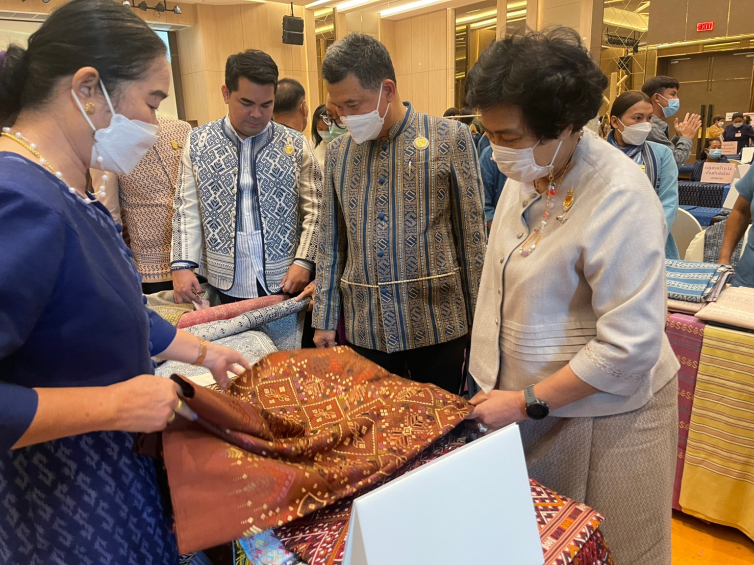 มหาดไทยน้อมนำพระดำริสมเด็จพระเจ้าลูกเธอ เจ้าฟ้าสิริวัณณวรี นารีรัตนราชกัญญา “ผ้าไทยใส่ให้สนุก” (Coaching ผ้าขิดลายนารีรัตนราชกัญญา) พัฒนาศักยภาพผู้ประกอบการผ้าไทยเพื่อสร้างรายได้พัฒนาคุณภาพชีวิตอย่างยั่งยืน
