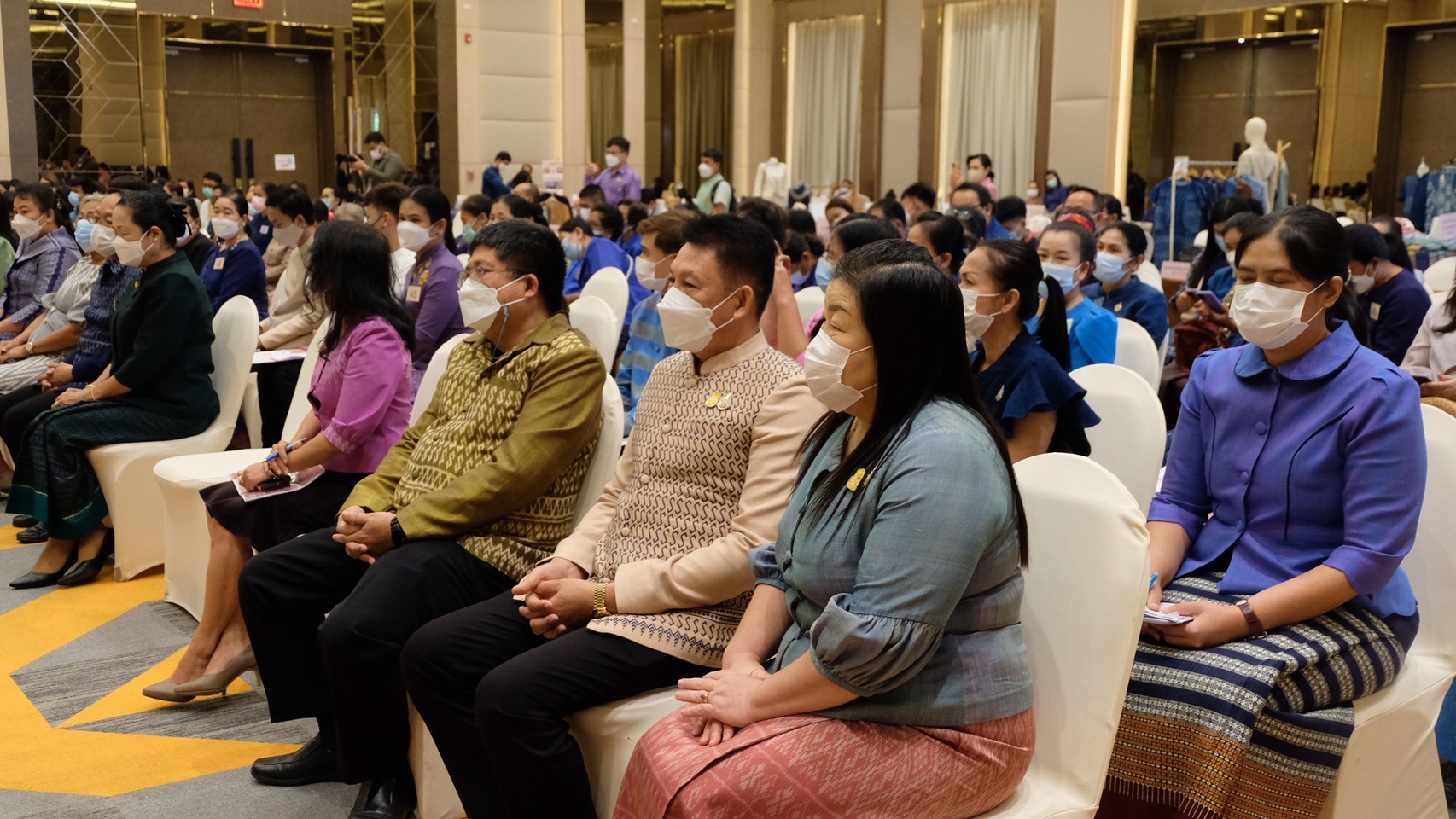 มหาดไทยน้อมนำพระดำริสมเด็จพระเจ้าลูกเธอ เจ้าฟ้าสิริวัณณวรี นารีรัตนราชกัญญา “ผ้าไทยใส่ให้สนุก” (Coaching ผ้าขิดลายนารีรัตนราชกัญญา) พัฒนาศักยภาพผู้ประกอบการผ้าไทยเพื่อสร้างรายได้พัฒนาคุณภาพชีวิตอย่างยั่งยืน