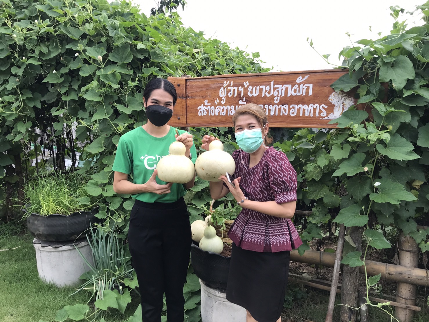 “พ่อเมืองนครพนม ต้นแบบที่เห็นจริง” น้อมนำแนวพระราชดำริสมเด็จพระกนิษฐาธิราชเจ้า กรมสมเด็จพระเทพรัตนราชสุดาฯ สยามบรมราชกุมารี สร้างความมั่นคงทางอาหาร “โครงการบ้านนี้มีรัก ปลูกผักกินเอง” และการขับเคลื่อนกิจกรรมปลูกพืชผักสวนครัวเพื่อสร้างความมั่นคงทางอาหาร