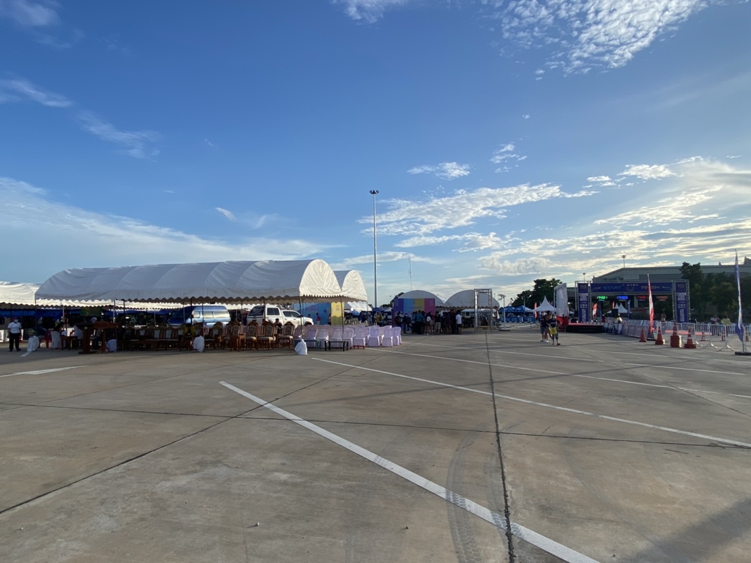 OTOP นครพนม เสริมทัพ วิ่งข้ามโขง นครพนม-คำม่วน มาราธอน 2565