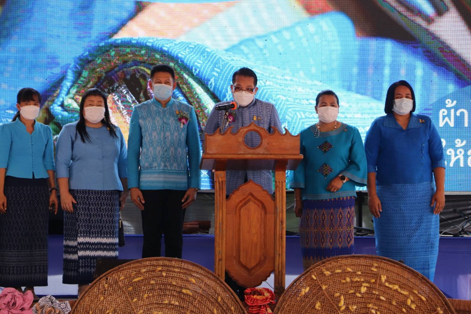 กรมการพัฒนาชุมชน จับมือ กรมประชาสัมพันธ์ รุกขับเคลื่อนการประชาสัมพันธ์ผ้าศิลปาชีพเฉลิมพระเกียรติ 90 พรรษา สมเด็จพระบรมราชชนนีพันปีหลวง