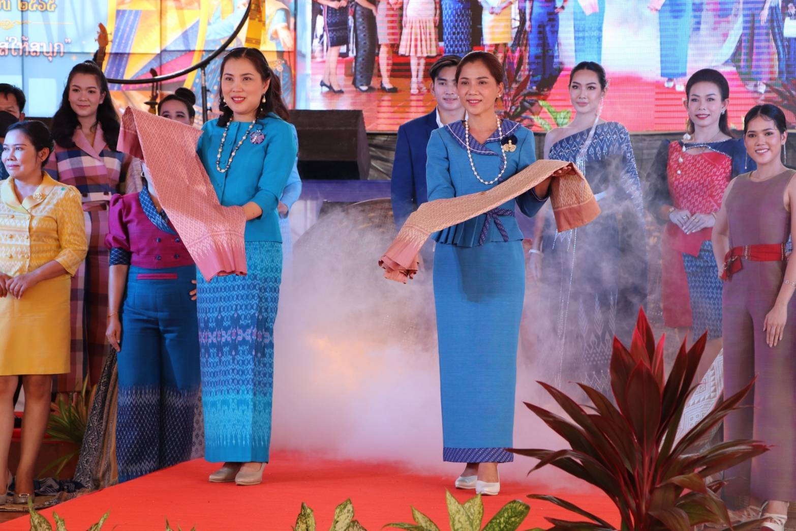 กรมการพัฒนาชุมชน จับมือ กรมประชาสัมพันธ์ รุกขับเคลื่อนการประชาสัมพันธ์ผ้าศิลปาชีพเฉลิมพระเกียรติ 90 พรรษา สมเด็จพระบรมราชชนนีพันปีหลวง