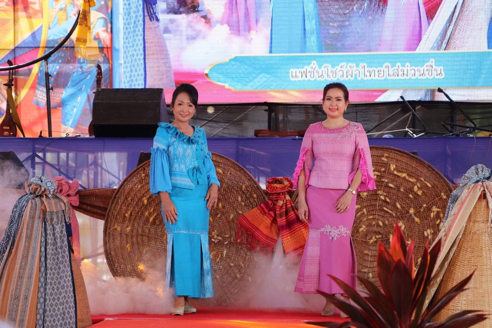 กรมการพัฒนาชุมชน จับมือ กรมประชาสัมพันธ์ รุกขับเคลื่อนการประชาสัมพันธ์ผ้าศิลปาชีพเฉลิมพระเกียรติ 90 พรรษา สมเด็จพระบรมราชชนนีพันปีหลวง