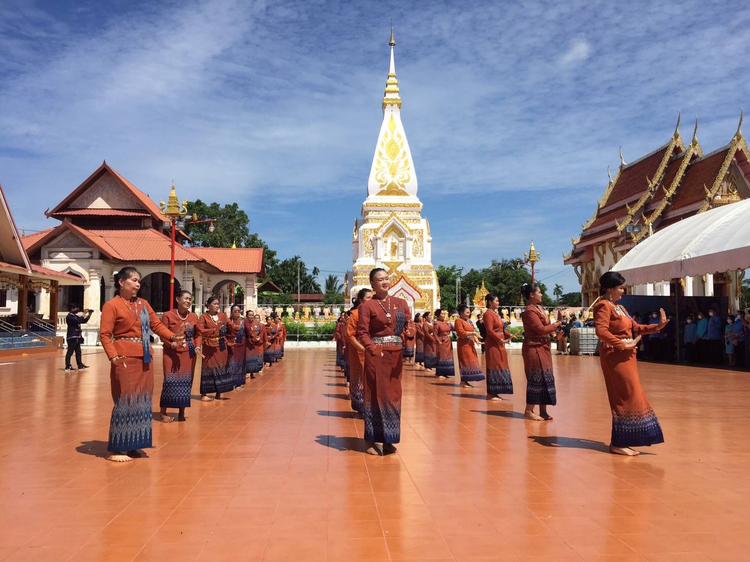 กรมการพัฒนาชุมชน จับมือ กรมประชาสัมพันธ์ รุกขับเคลื่อนการประชาสัมพันธ์ผ้าศิลปาชีพเฉลิมพระเกียรติ 90 พรรษา สมเด็จพระบรมราชชนนีพันปีหลวง