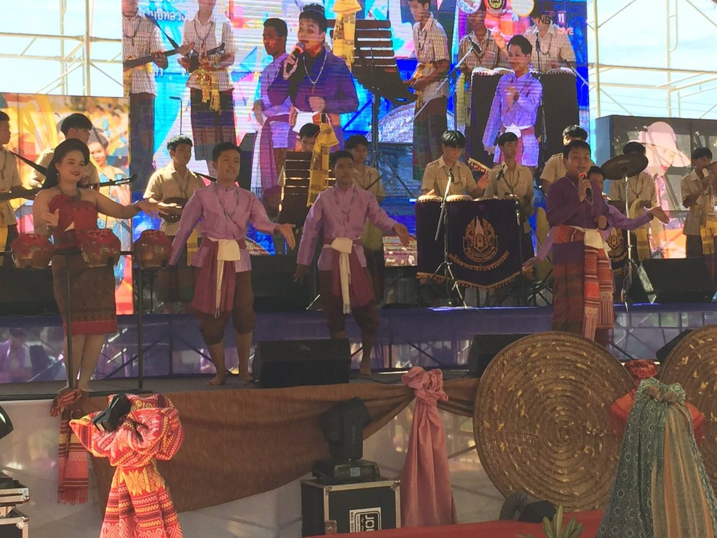 กรมการพัฒนาชุมชน จับมือ กรมประชาสัมพันธ์ รุกขับเคลื่อนการประชาสัมพันธ์ผ้าศิลปาชีพเฉลิมพระเกียรติ 90 พรรษา สมเด็จพระบรมราชชนนีพันปีหลวง