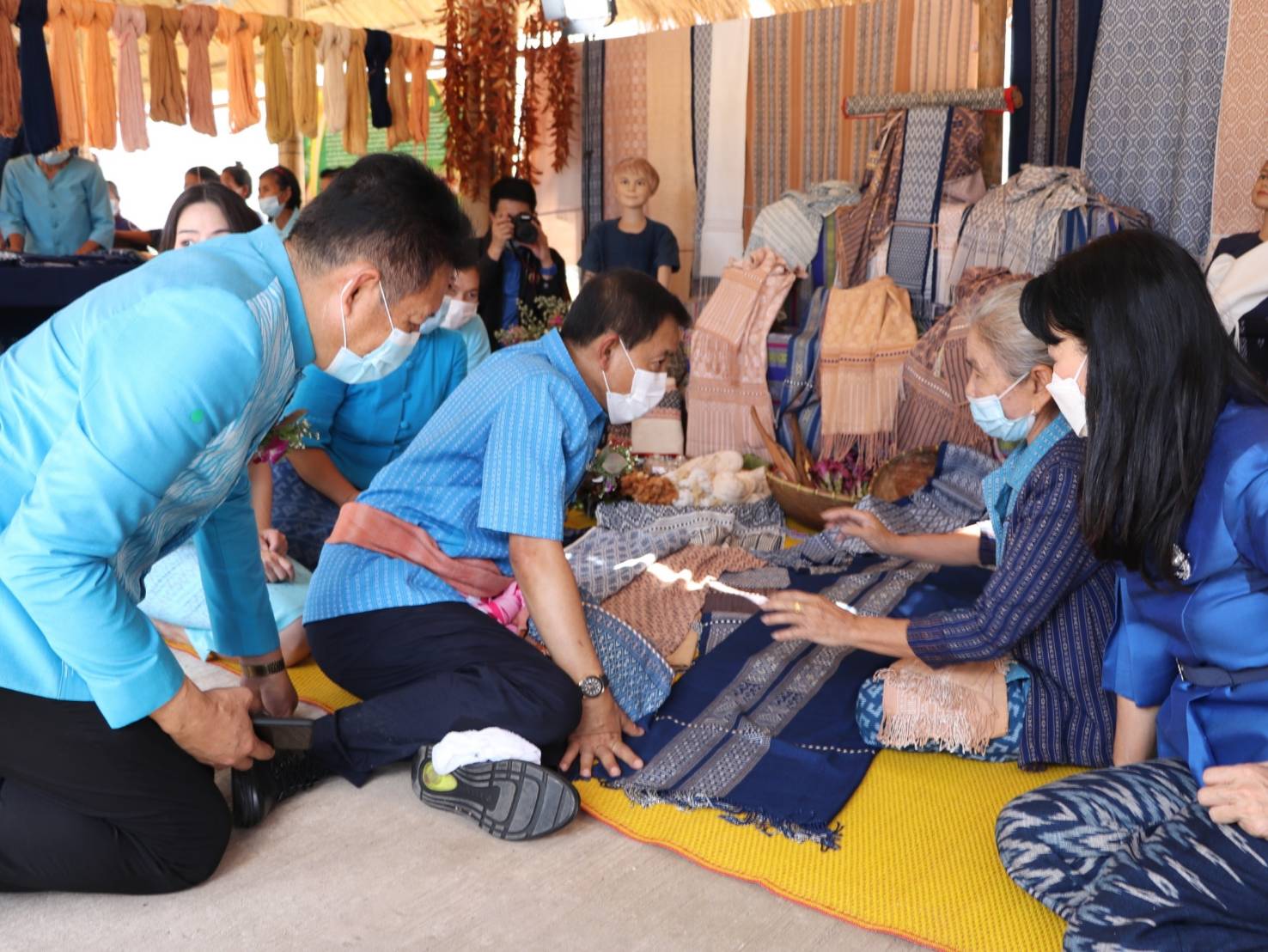 กรมการพัฒนาชุมชน จับมือ กรมประชาสัมพันธ์ รุกขับเคลื่อนการประชาสัมพันธ์ผ้าศิลปาชีพเฉลิมพระเกียรติ 90 พรรษา สมเด็จพระบรมราชชนนีพันปีหลวง