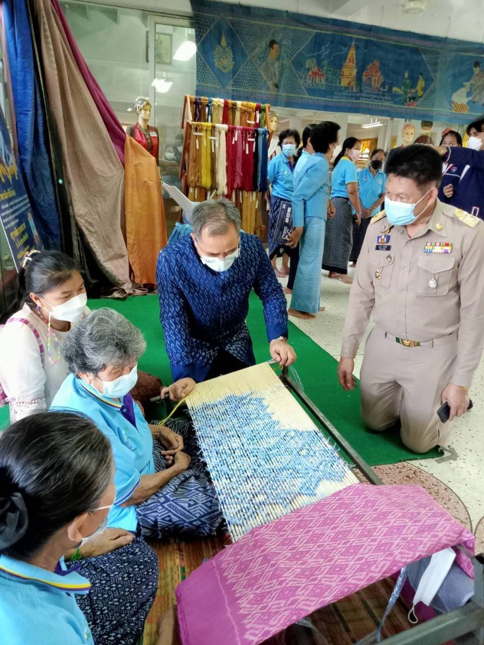ผู้ตรวจราชการกระทรวงมหาดไทย ติดตามโครงการสืบสานพระราชปณิธาน “นาหว้าโมเดล” ในโอกาสครบรอบ 50 ปี โครงการศิลปาชีพ