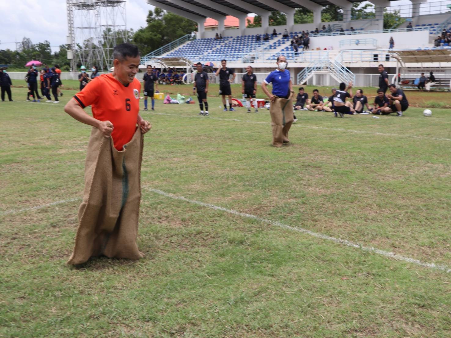 นครพนม ยกทีมร่วมโครงการสานสัมพันธ์น้องพี่ 60 ปี พช.