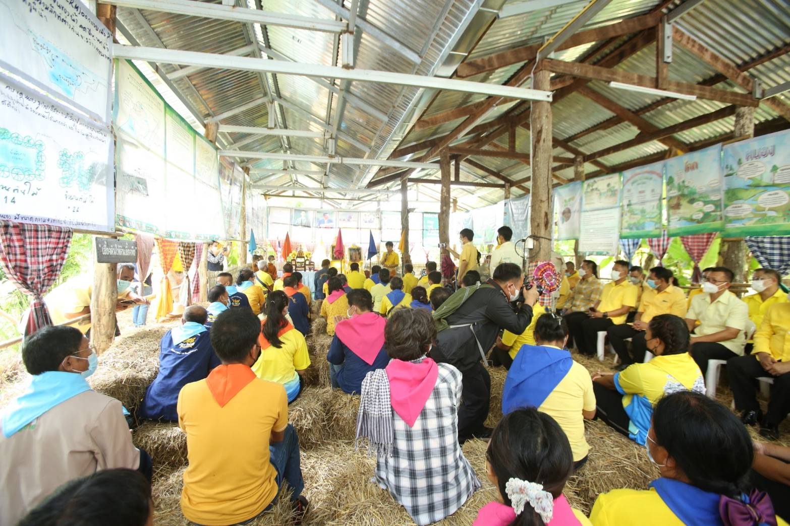 ปลัดกระทรวงมหาดไทย เอามื้อสามัคคี “โคก หนอง นา พัฒนาชุมชน” เฉลิมพระเกียรติพระบาทสมเด็จพระเจ้าอยู่หัว เนื่องในโอกาสวันเฉลิมพระชนมพรรษา 28 กรกฎาคม 2565
