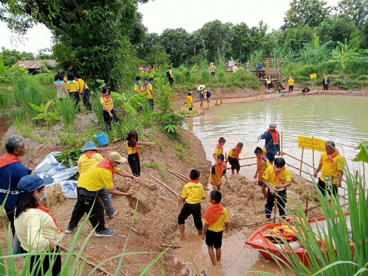 ปลัดกระทรวงมหาดไทย เอามื้อสามัคคี “โคก หนอง นา พัฒนาชุมชน” เฉลิมพระเกียรติพระบาทสมเด็จพระเจ้าอยู่หัว เนื่องในโอกาสวันเฉลิมพระชนมพรรษา 28 กรกฎาคม 2565