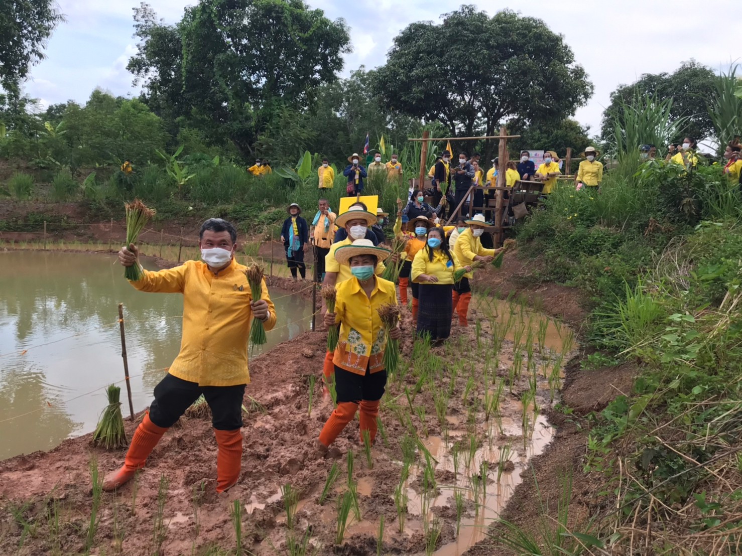 ปลัดกระทรวงมหาดไทย เอามื้อสามัคคี “โคก หนอง นา พัฒนาชุมชน” เฉลิมพระเกียรติพระบาทสมเด็จพระเจ้าอยู่หัว เนื่องในโอกาสวันเฉลิมพระชนมพรรษา 28 กรกฎาคม 2565