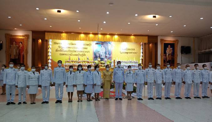 นครพนม ประกอบพิธีถวายเครื่องราชสักการะและวางพานพุ่ม และพิธีจุดเทียนถวายพระพรชัยมงคล เนื่องในโอกาสวันเฉลิมพระชนมพรรษา 28 กรกฎาคม 2565