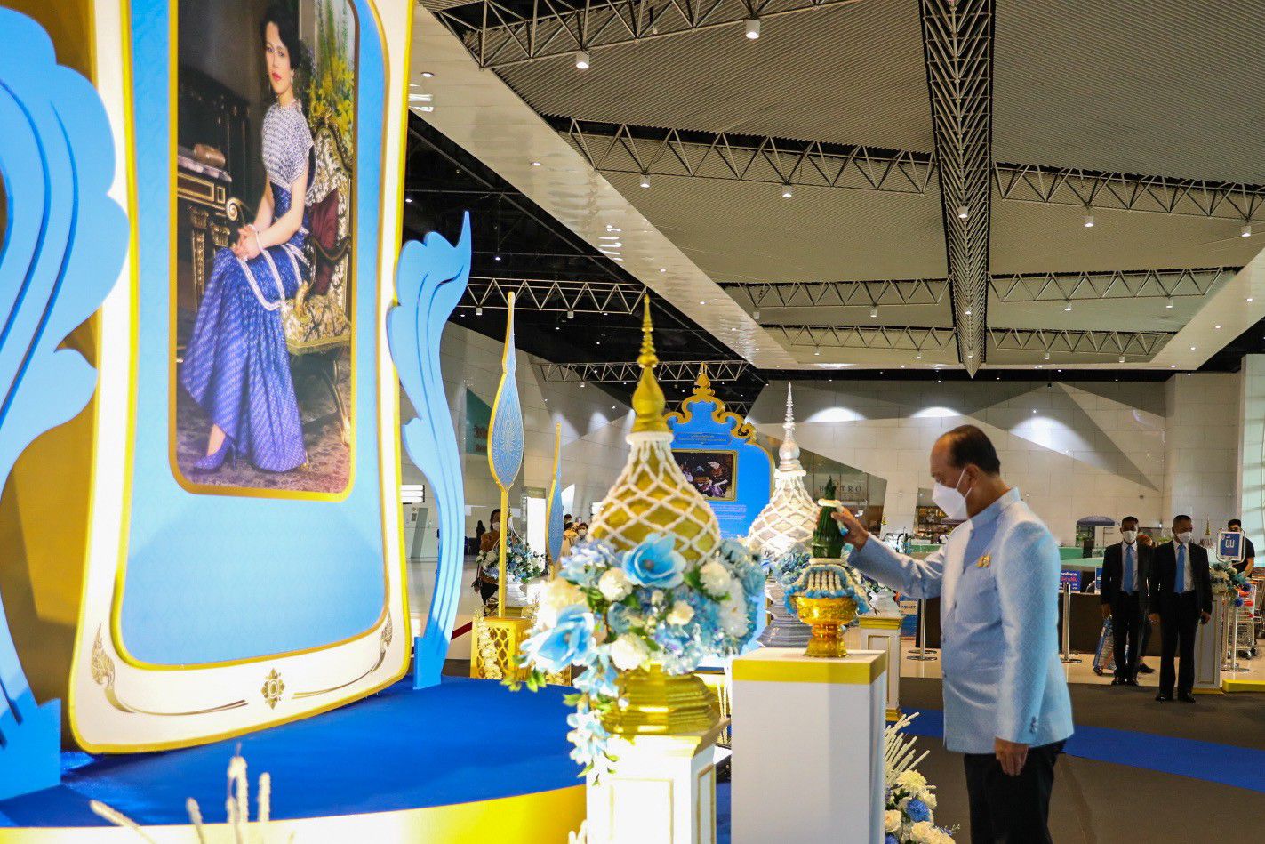 นครพนม ร่วมพิธีเปิดงาน OTOP ศิลปาชีพ ประทีปไทย OTOP ก้าวไกล ด้วยพระบารมี