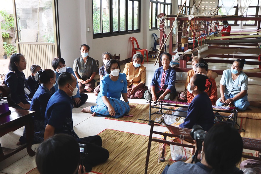 ผู้อำนวยการสำนักงานกองทุนพัฒนาบทบาทสตรี ตรวจเยี่ยมการขับเคลื่อนการดำเนินงานกองทุนพัฒนาบทบาทสตรี