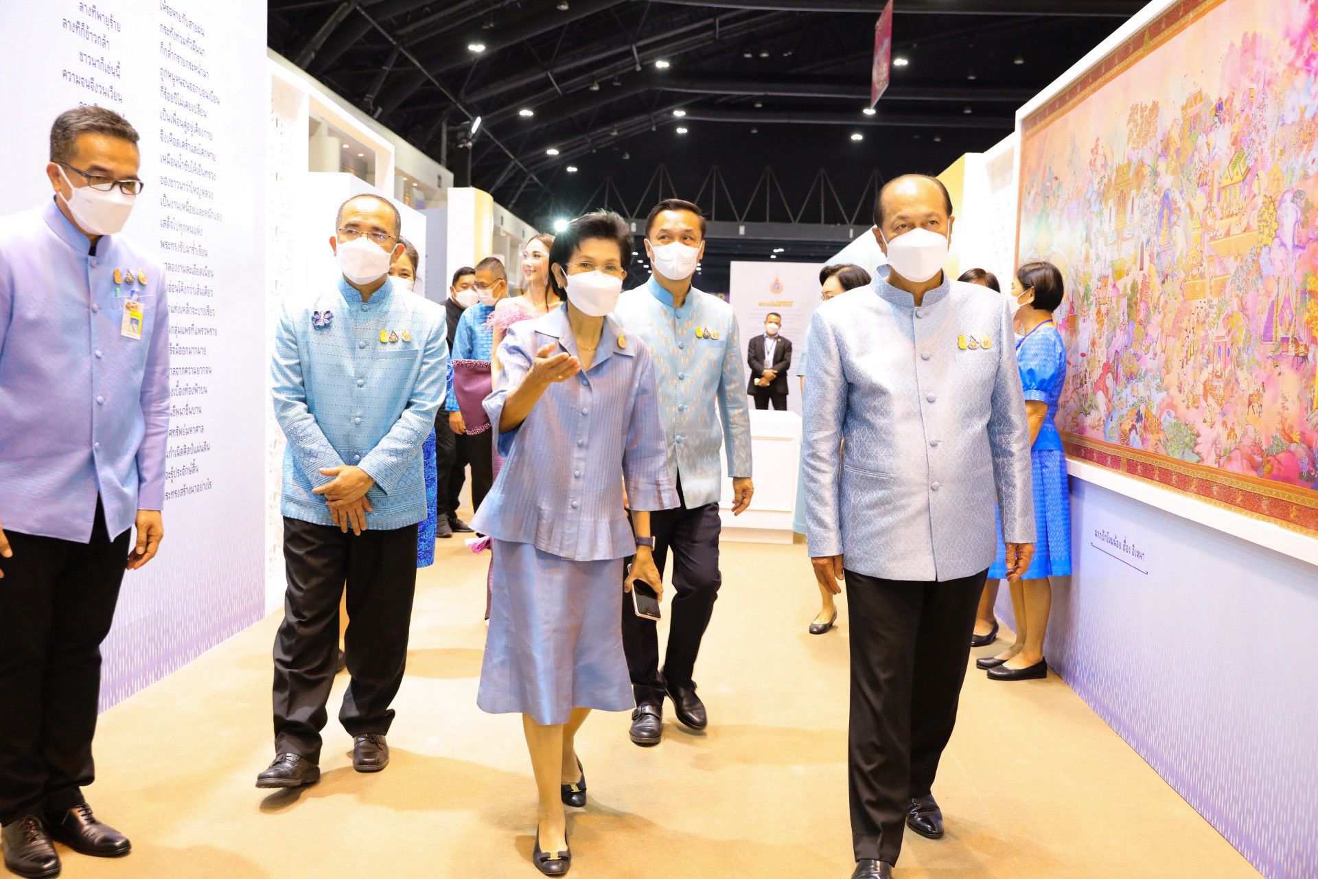 นครพนม ร่วมพิธีเปิดงาน OTOP ศิลปาชีพ ประทีปไทย OTOP ก้าวไกล ด้วยพระบารมี
