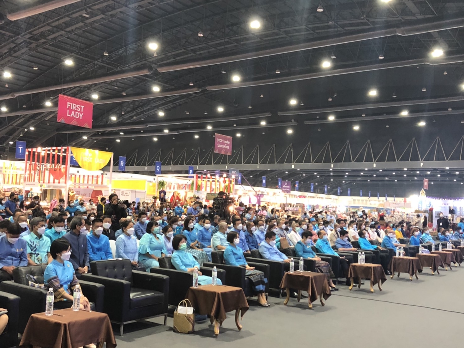 พช.นครพนม ร่วมประชุมพัฒนาการจังหวัดและรับมอบป้ายการมอบทุนอุปการะเด็กยากจนและด้อยโอกาสกองทุนพัฒนาเด็กชนบทในพระราชูปถัมภ์สมเด็จพระเทพรัตนราชสุดาฯ สยามบรมราชกุมารี