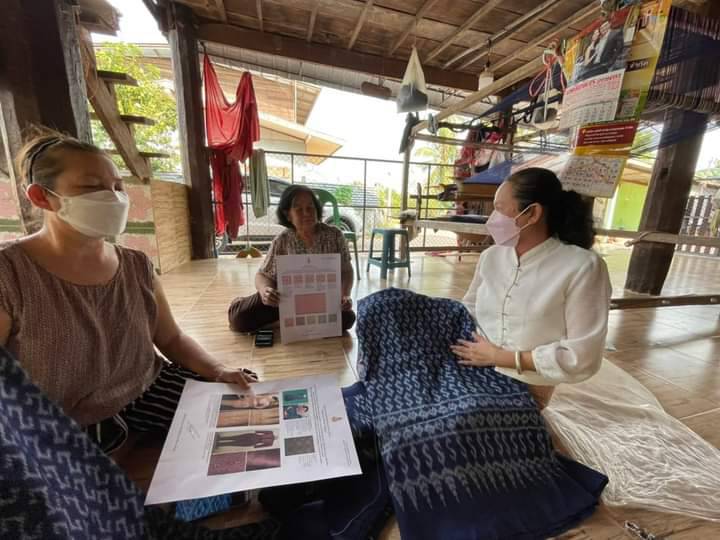 นครพนม เร่งสมัครประกวดผ้าลายพระราชทาน “ผ้าขิดลายนารีรัตนราชกัญญา” และงานหัตถกรรมที่นำลายพระราชทานไปต่อยอด