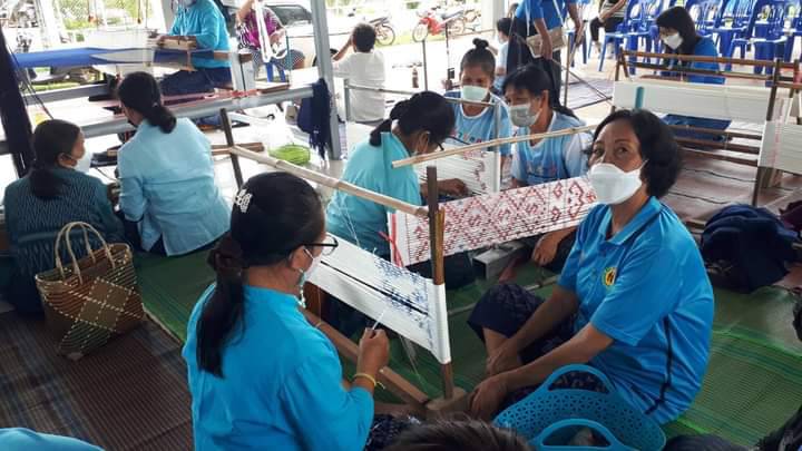 นครพนม เร่งสมัครประกวดผ้าลายพระราชทาน “ผ้าขิดลายนารีรัตนราชกัญญา” และงานหัตถกรรมที่นำลายพระราชทานไปต่อยอด