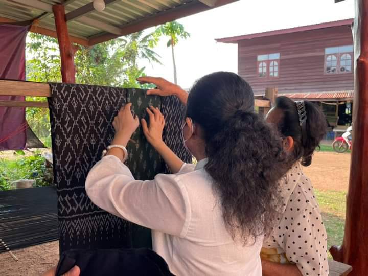 นครพนม เร่งสมัครประกวดผ้าลายพระราชทาน “ผ้าขิดลายนารีรัตนราชกัญญา” และงานหัตถกรรมที่นำลายพระราชทานไปต่อยอด