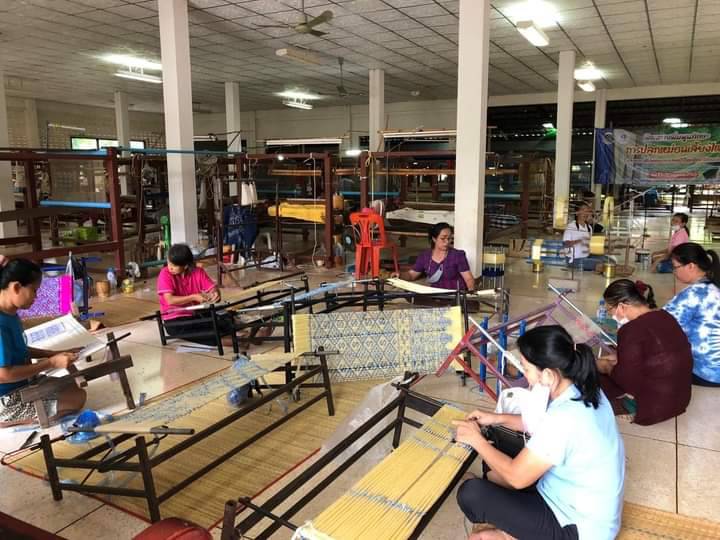 นครพนม เร่งสมัครประกวดผ้าลายพระราชทาน “ผ้าขิดลายนารีรัตนราชกัญญา” และงานหัตถกรรมที่นำลายพระราชทานไปต่อยอด
