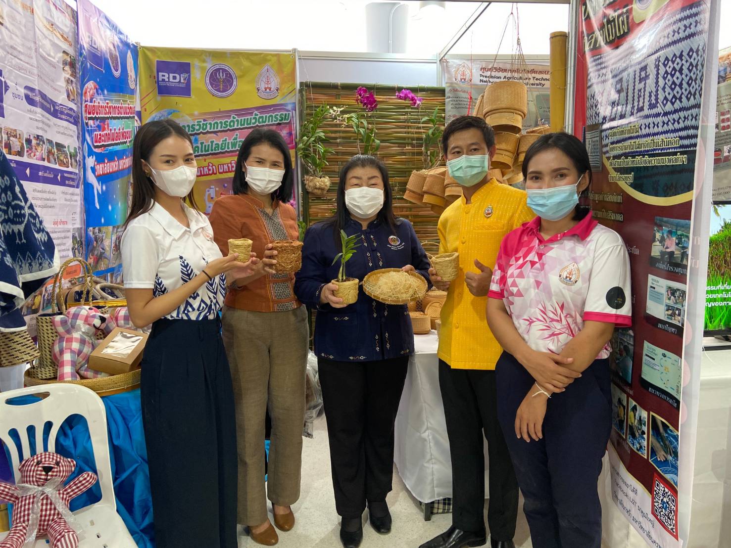 นครพนม บูรณาการความร่วมมือภาคีเครือข่ายพัฒนา มหาวิทยาลัยนครพนม นำผลงานวิจัยที่สนับสนุนพัฒนาต่อยอดผลิตภัณฑ์ชุมชนและชุมชนท่องเที่ยวในพื้นที่จังหวัดนครพนม สู่การสร้างงาน สร้างรายได้ สร้างอาชีพอย่างยั่งยืน