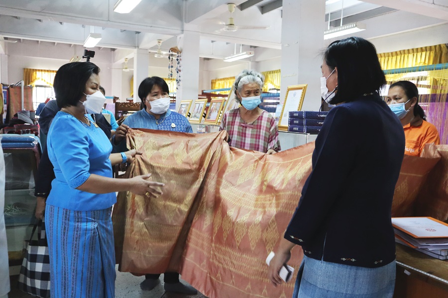 ผู้อำนวยการสำนักงานกองทุนพัฒนาบทบาทสตรี ตรวจเยี่ยมการขับเคลื่อนการดำเนินงานกองทุนพัฒนาบทบาทสตรี