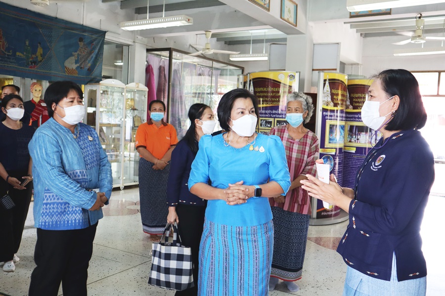 ผู้อำนวยการสำนักงานกองทุนพัฒนาบทบาทสตรี ตรวจเยี่ยมการขับเคลื่อนการดำเนินงานกองทุนพัฒนาบทบาทสตรี