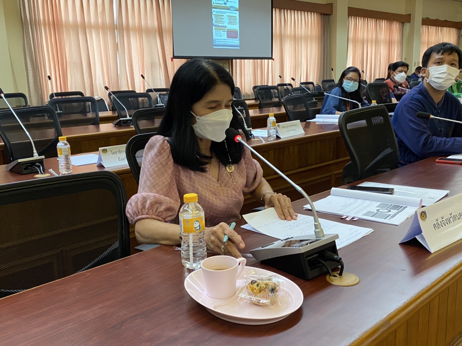 นครพนมประชุมคณะกรรมการบริหารศูนย์อำนวยการขจัดความยากจนและพัฒนาคนทุกช่วงวัยอย่างยั่งยืนตามหลักปรัชญาของเศรษฐกิจพอเพียงจังหวัดนครพนม (คจพ.จ.นพ.) ครั้งที่ 4/2565