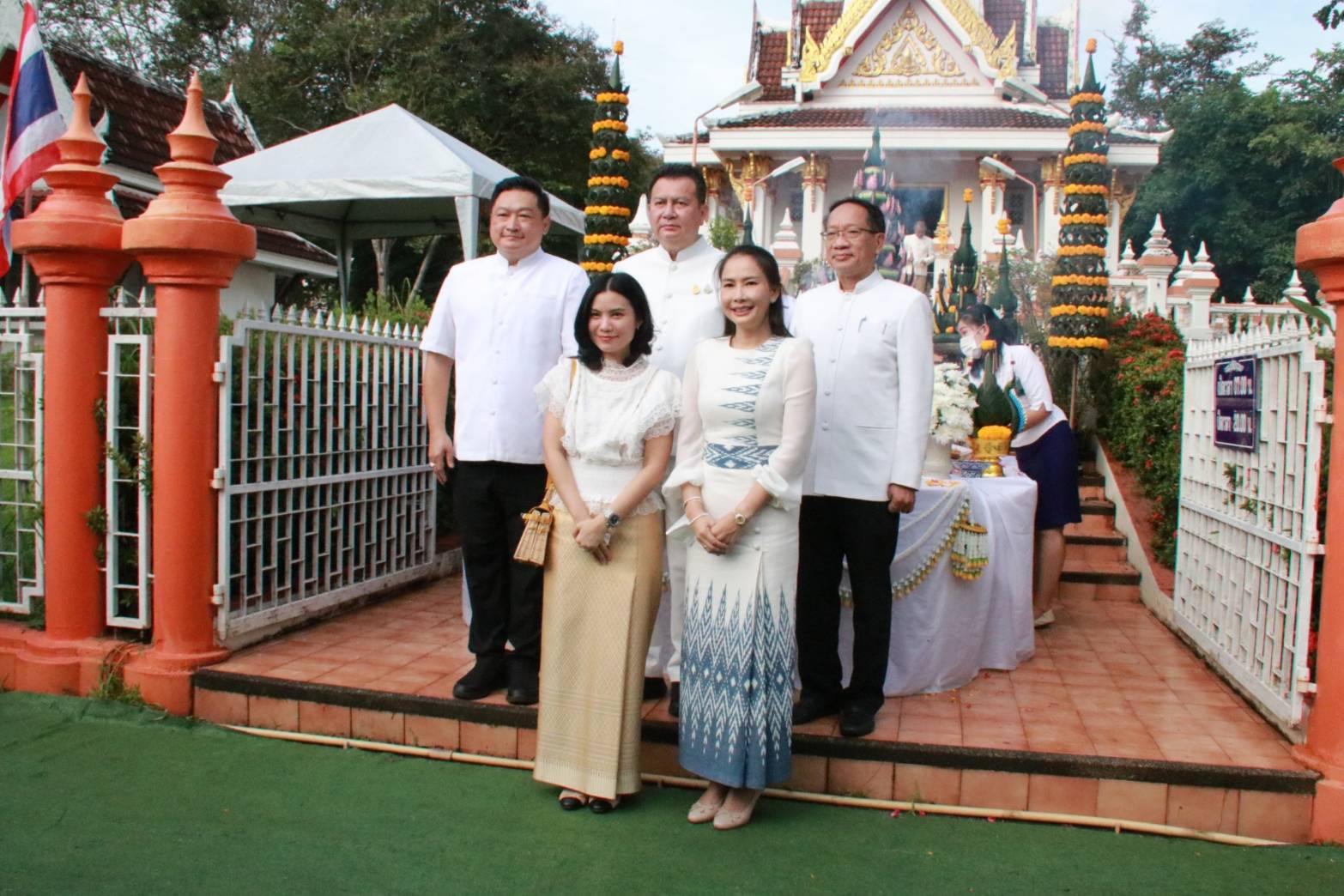 พ่อเมืองนครพนม นำบวงสรวงสิ่งศักดิ์สิทธิ์คู่บ้านคู่เมืองก่อนเริ่มงานประเพณีไหลเรือไฟ 2565