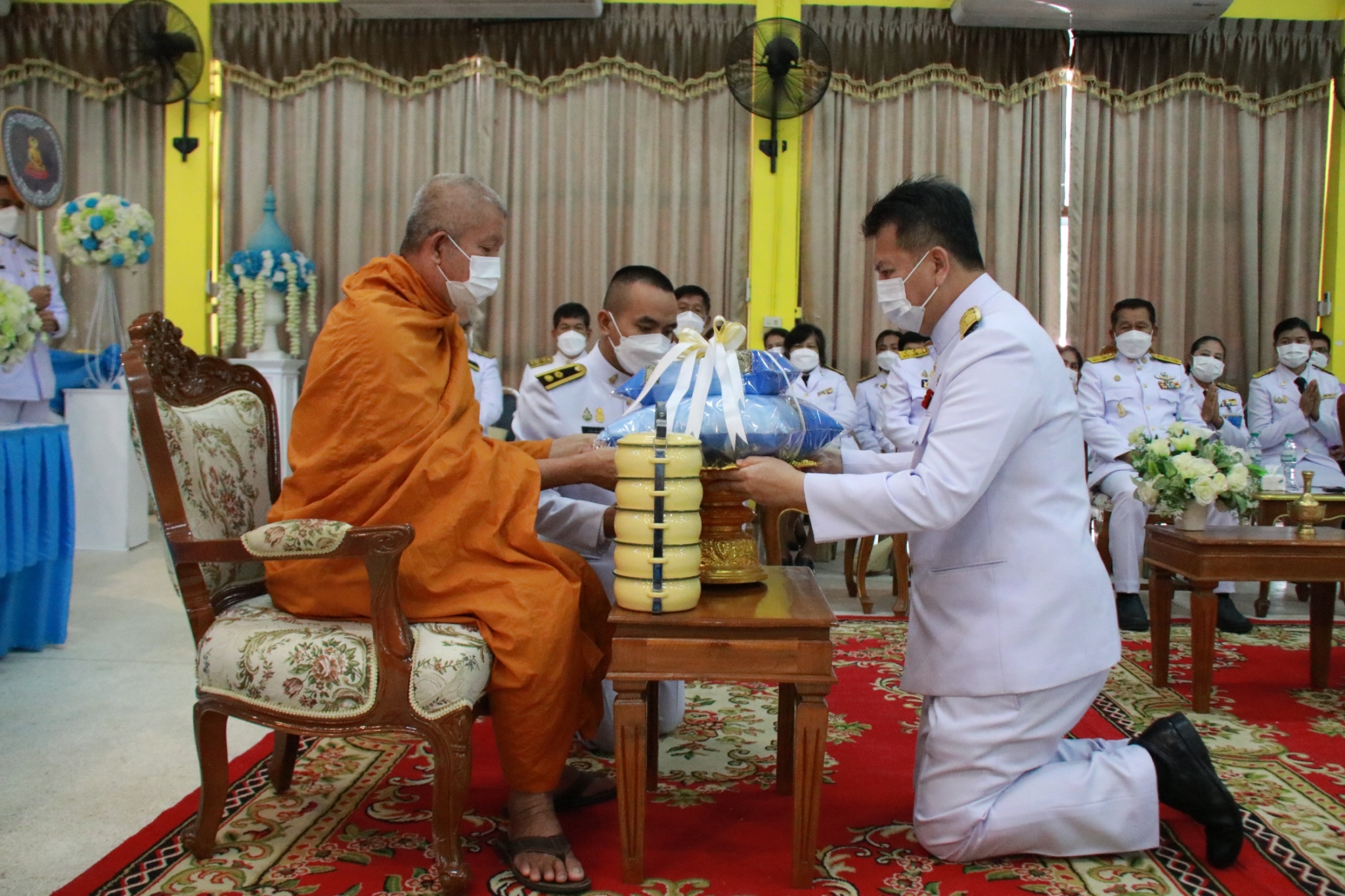 จ.นครพนม ประกอบพิธีรับมอบเงินพระราชทานขวัญถุงกองทุนแม่ของแผ่นดิน ประจำปี 2564-2565