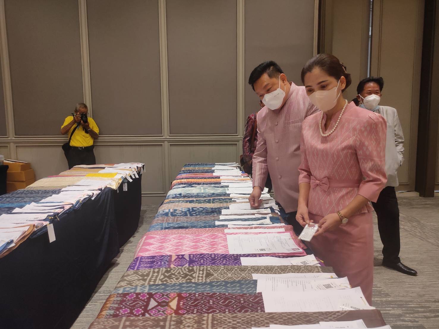 สุดภาคภูมิใจ นครพนมร่วมการประกวดผ้าลายพระราชทาน “ผ้าขิดลายนารีรัตนราชกัญญา” พร้อมนำผ้าเข้าร่วมประกวด