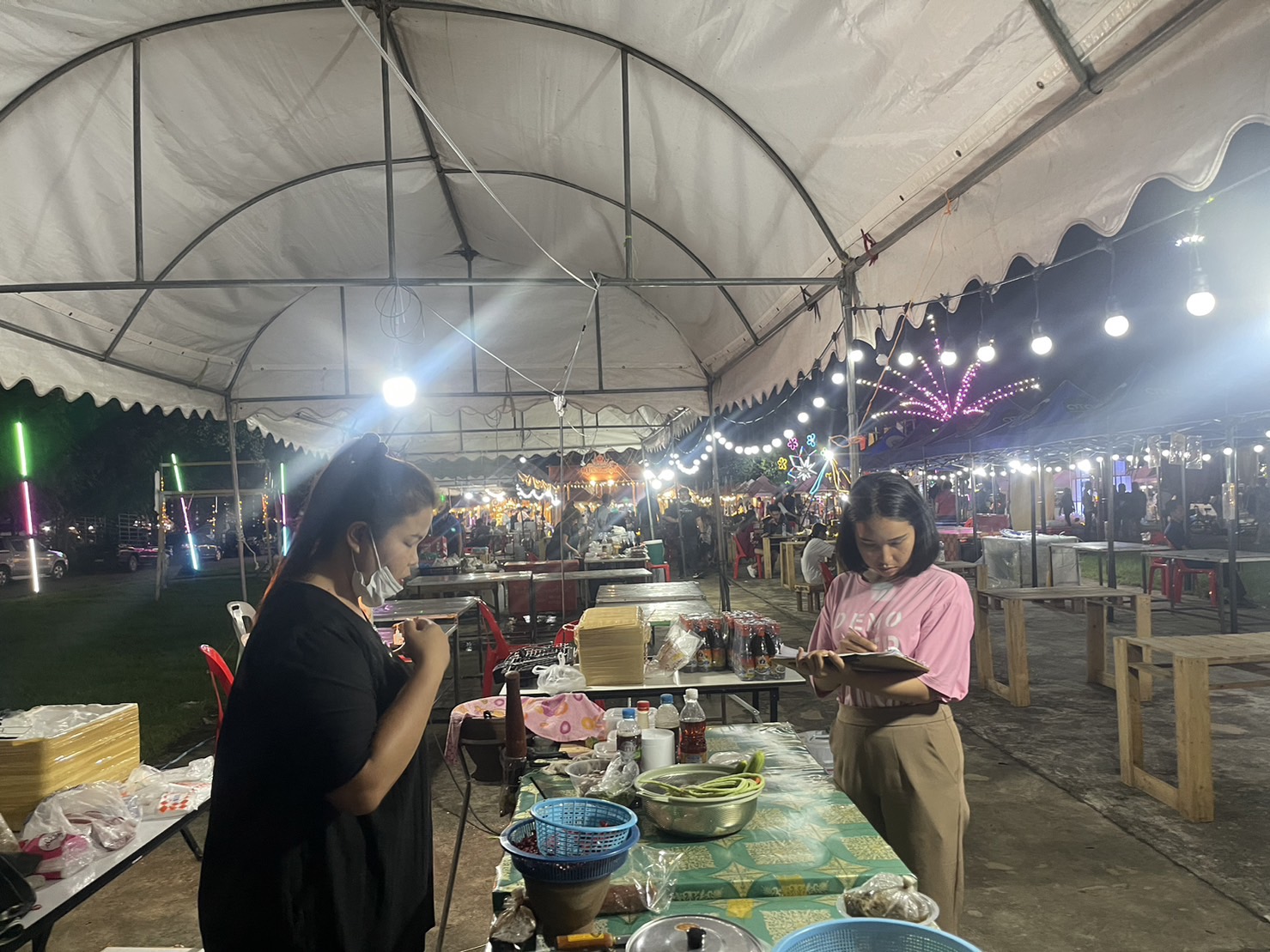 พช.นครพนม เสริมทัพ OTOP งานประเพณีไหลเรือไฟและงานกาชาดจังหวัดนครพนม ประจำปี 2565