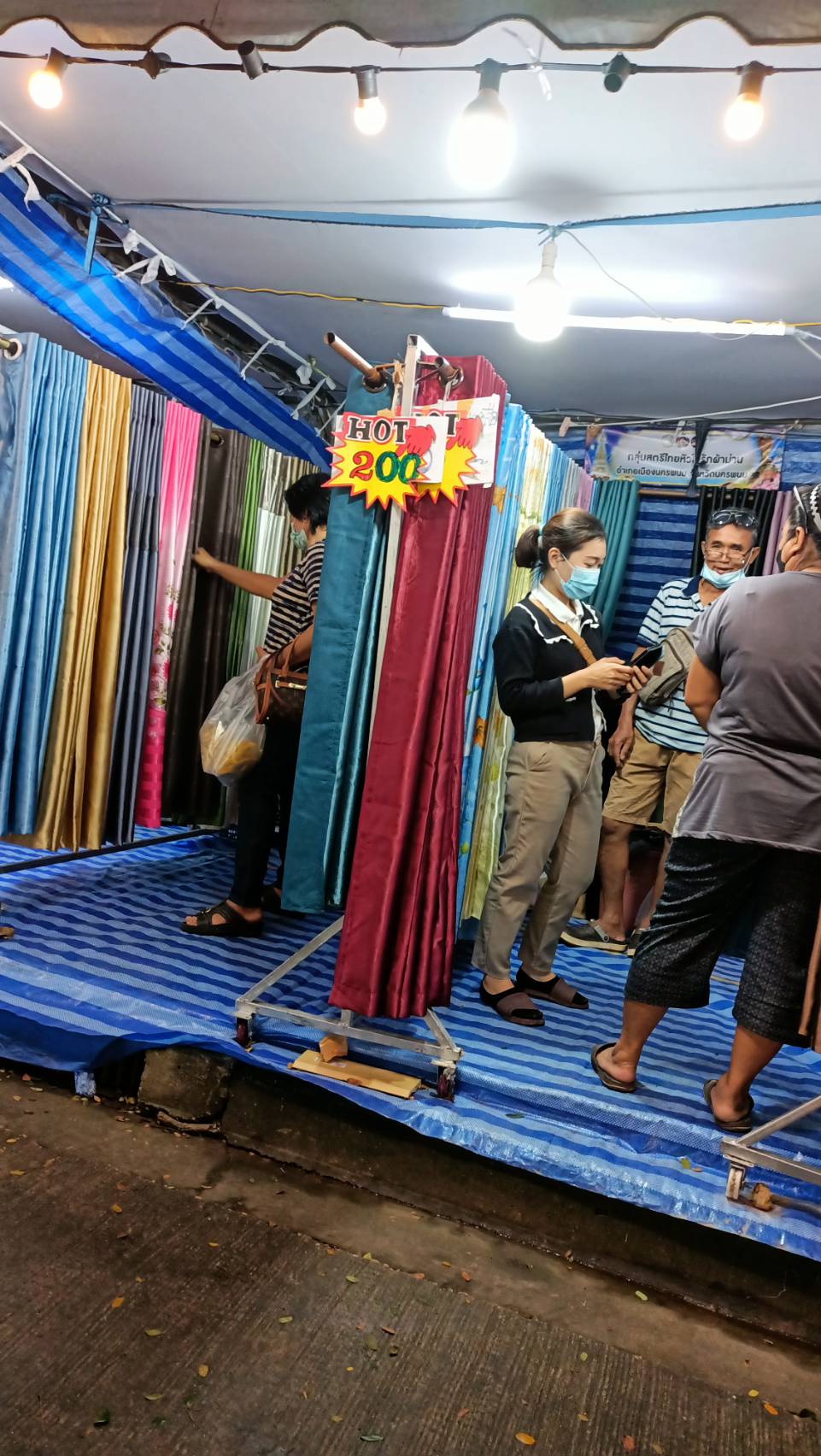 พช.นครพนม เสริมทัพ OTOP งานประเพณีไหลเรือไฟและงานกาชาดจังหวัดนครพนม ประจำปี 2565