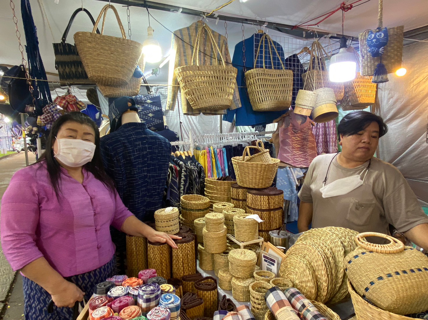 พช.นครพนม เสริมทัพ OTOP งานประเพณีไหลเรือไฟและงานกาชาดจังหวัดนครพนม ประจำปี 2565