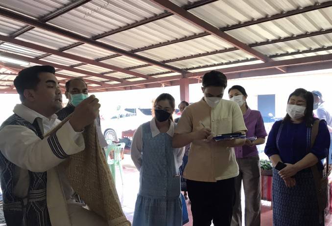 กรมการพัฒนาชุมชน ขับเคลื่อนการสืบสานภูมิปัญญาและองค์ความรู้การย้อมผ้าด้วยสีธรรมชาติในการพัฒนาผลิตภัณฑ์ผ้าไทย พื้นที่จังหวัดนครพนม