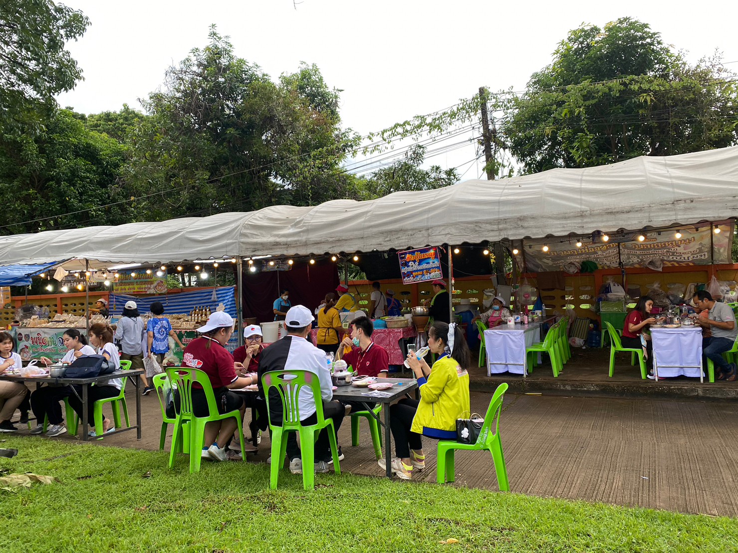 พช.นครพนม เสริมทัพ OTOP งานประเพณีไหลเรือไฟและงานกาชาดจังหวัดนครพนม ประจำปี 2565