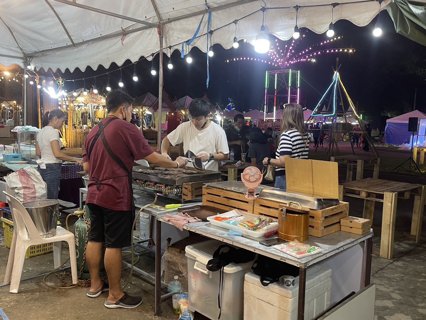 พช.นครพนม เสริมทัพ OTOP งานประเพณีไหลเรือไฟและงานกาชาดจังหวัดนครพนม ประจำปี 2565