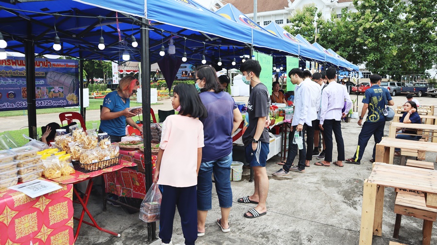 พช.นครพนม เสริมทัพ OTOP งานประเพณีไหลเรือไฟและงานกาชาดจังหวัดนครพนม ประจำปี 2565