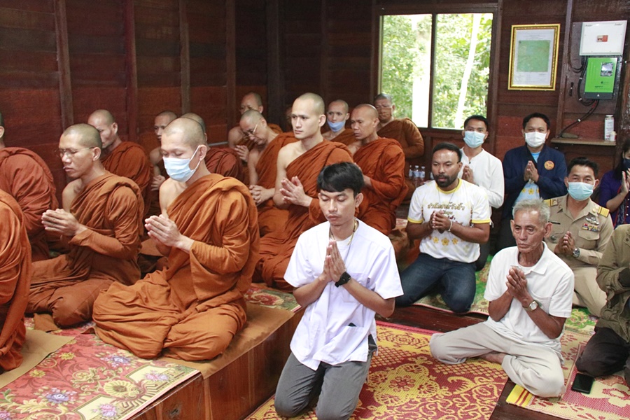 ปลัดกระทรวงมหาดไทย นำคณะร่วมเป็นเจ้าภาพงานทอดกฐินสามัคคี ถวาย ณ ที่พักสงฆ์วังสิ้ว