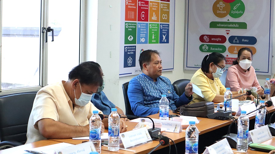 รองหัวหน้าผู้ตรวจราชการกรม มอบแนวทางการขับเคลื่อนงานพัฒนาชุมชนปีงบประมาณ 2566-2570