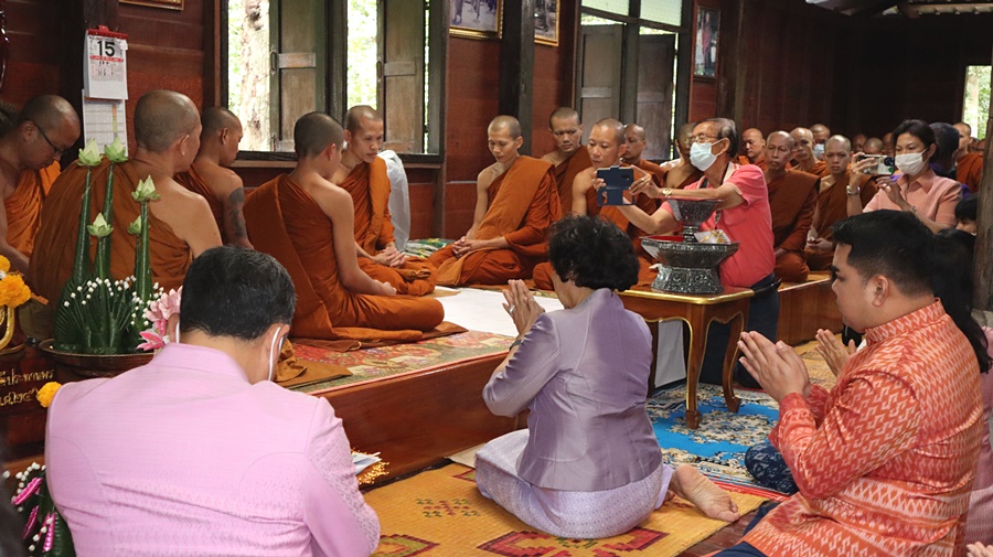 ปลัดกระทรวงมหาดไทย นำคณะร่วมเป็นเจ้าภาพงานทอดกฐินสามัคคี ถวาย ณ ที่พักสงฆ์วังสิ้ว