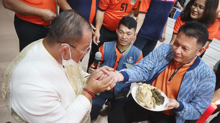 พช.นครพนม จัดกิจกรรม “ร้อยความรัก ถักทอใจ สานสายใย มุทิตา” ในการแสดงความยินดีแด่ข้าราชการที่เกษียณอายุราชการและลาออกจากราชการ
